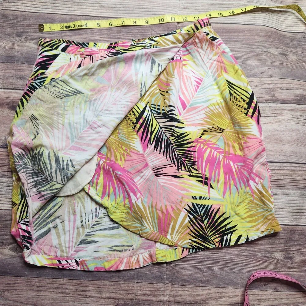 5/$15 H&M Tropical Pink Green Wrap Lightweight Skirt